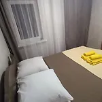 між тростяном та рікою Feriehus