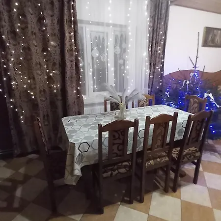 між тростяном та рікою סלאבסקה