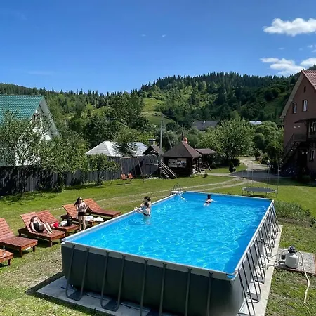 між тростяном та рікою *