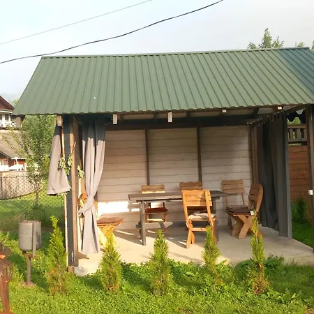 між тростяном та рікою Славское