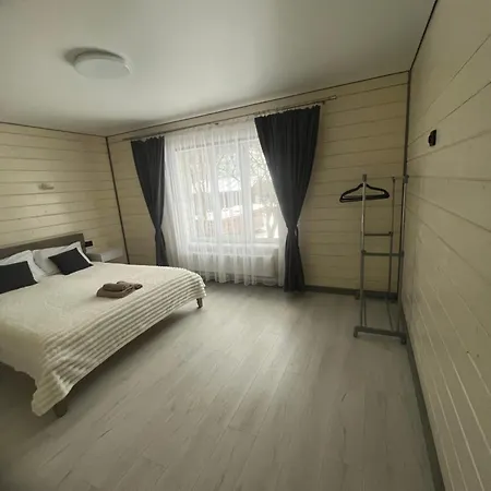 Дом отдыха між тростяном та рікою