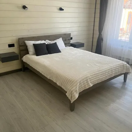 Дом отдыха між тростяном та рікою