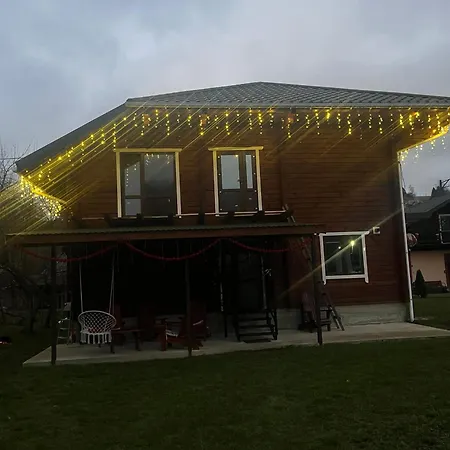 між тростяном та рікою * Slavske