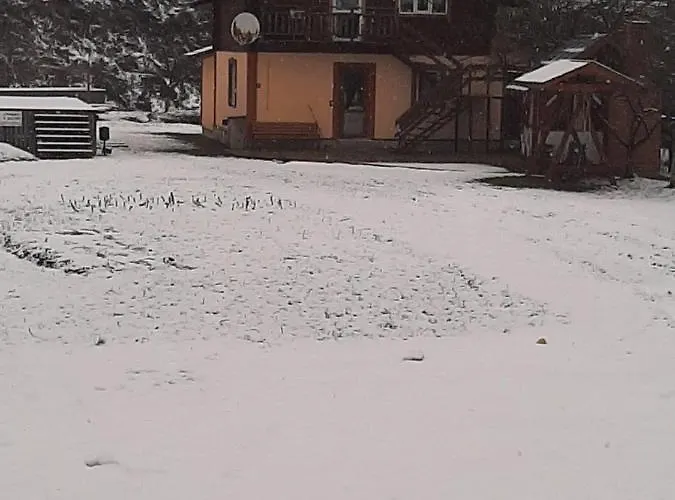 між тростяном та рікою Holiday home