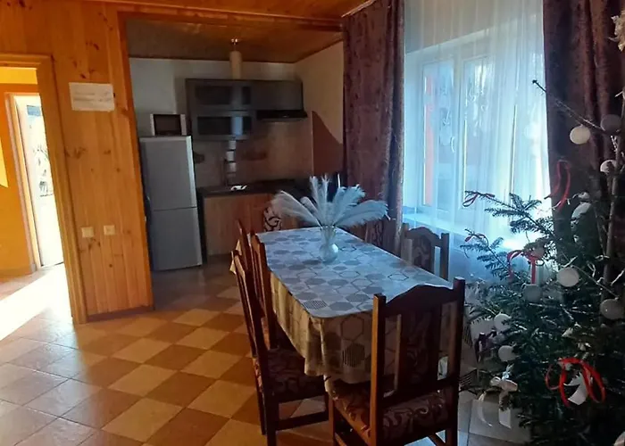 Holiday home між тростяном та рікою *