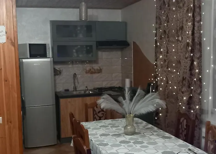 між тростяном та рікою * Slavsko