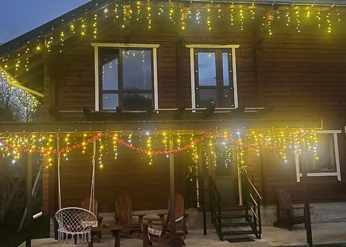 між тростяном та рікою Hébergement de vacances *
