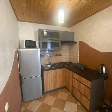 між тростяном та рікою Sławsko