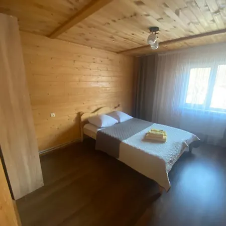 між тростяном та рікою Сasa de vacaciones