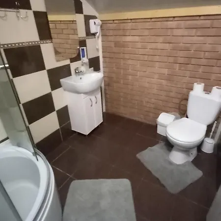 Dom wakacyjny між тростяном та рікою