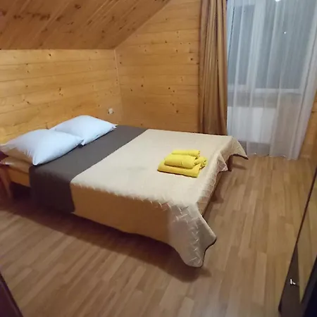 між тростяном та рікою Сasa de vacaciones *