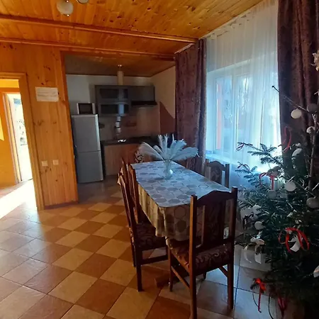 Dom wakacyjny між тростяном та рікою *